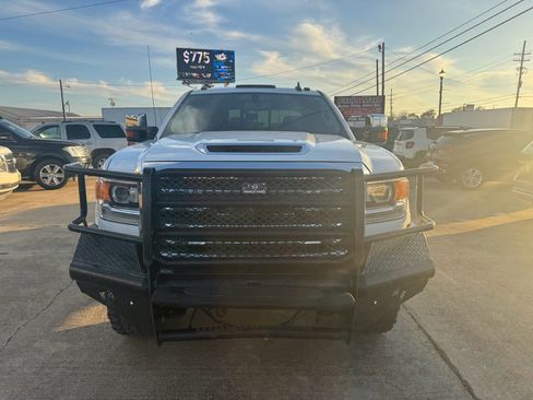 Used 2017 GMC Sierra 3500 SLT w/ Duramax Plus Package AWD/4WD image 8