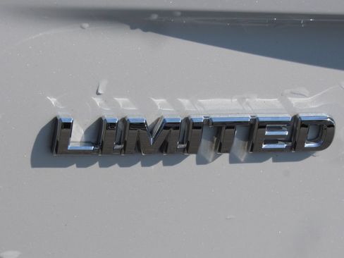 Used 2021 Toyota Prius Prime Limited FWD image 8