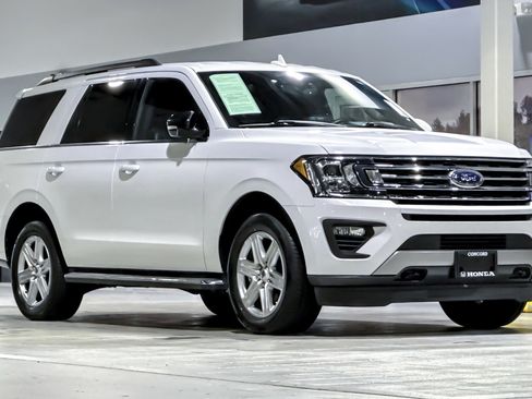 Used 2019 Ford Expedition XLT w/ Equipment Group 202A image 6