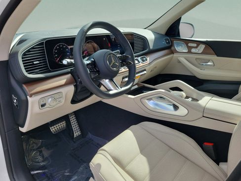 New 2026 Mercedes-Benz GLS 450 4MATIC image 15