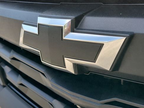 Used 2023 Chevrolet Colorado Trail Boss w/ Technology Package AWD/4WD image 10