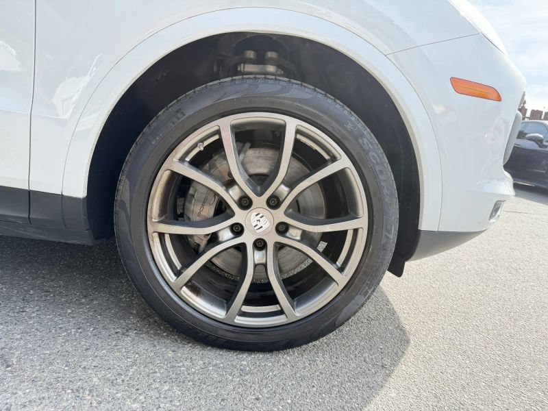 Used 2019 Porsche Cayenne S AWD/4WD image 36