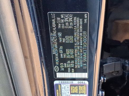 Certified 2025 Genesis Electrified GV70 image 27