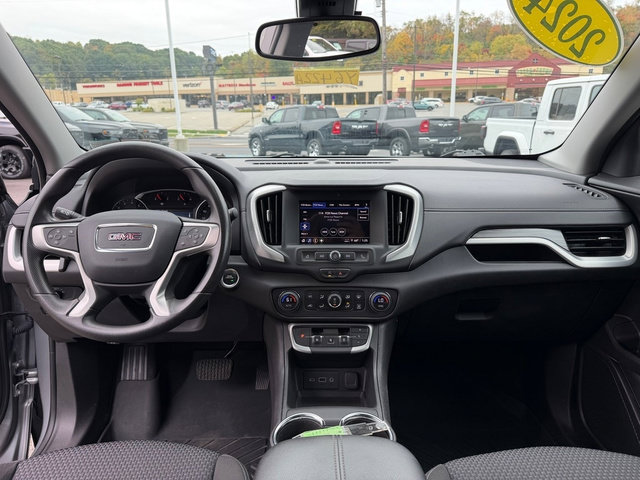 Used 2024 GMC Terrain SLE w/ Driver Convenience Package AWD/4WD image 17