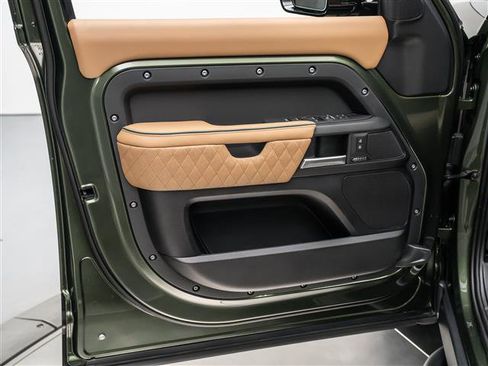 New 2026 Land Rover Defender 110 X-Dynamic SE image 26