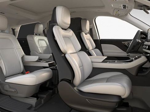 New 2026 Lincoln Aviator Reserve image 5