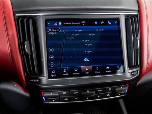 Used 2022 Maserati Levante Modena image 18