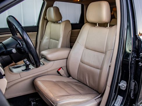 Used 2014 Jeep Grand Cherokee Limited image 18