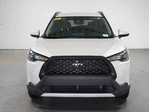 Certified 2024 Toyota Corolla Cross LE FWD image 2