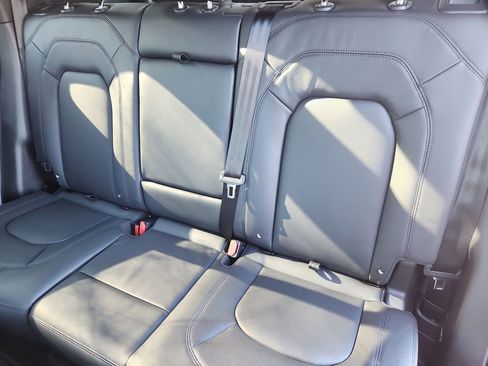 New 2026 Land Rover Defender 110 X-Dynamic SE image 23