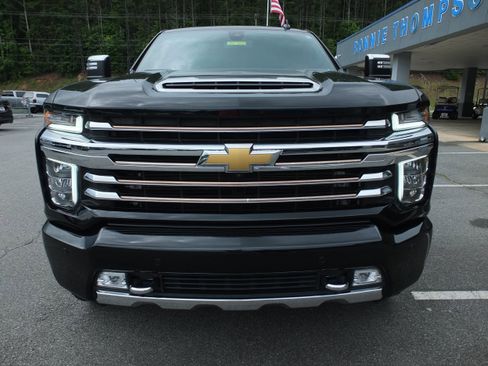 Used 2022 Chevrolet Silverado 2500 High Country w/ Safety Package II AWD/4WD image 8