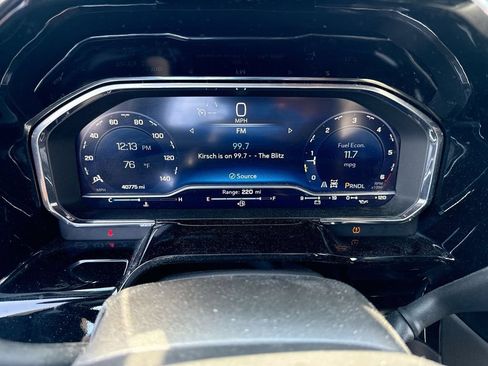 Used 2023 Chevrolet Silverado 1500 LT AWD/4WD image 15