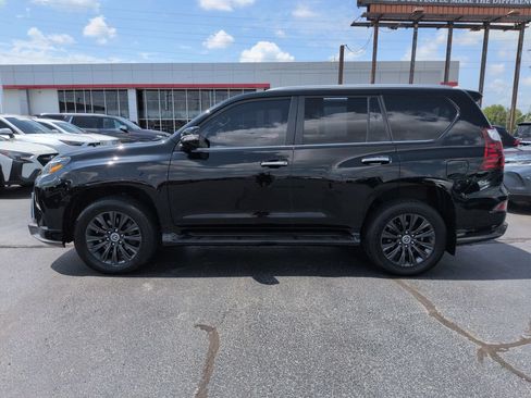 Used 2021 Lexus GX 460 Premium w/ Accessory Package AWD/4WD image 2