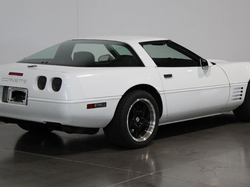 Used 1992 Chevrolet Corvette Coupe RWD image 37