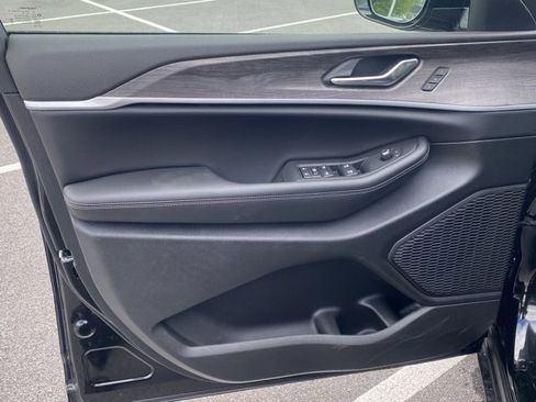 New 2025 Jeep Grand Cherokee L Limited w/ Luxury Tech Group II image 12