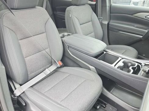 New 2026 Chevrolet Traverse LT w/ Sun and Wheel Package AWD/4WD image 17