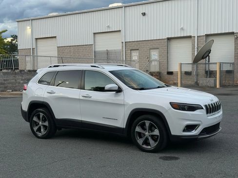 Used 2019 Jeep Cherokee Limited image 8