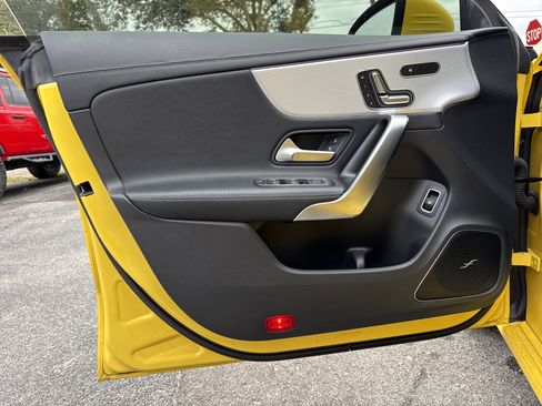 Used 2020 Mercedes-Benz CLA 250 4MATIC image 32