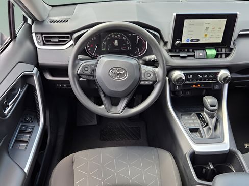 Used 2024 Toyota RAV4 XLE AWD/4WD image 10