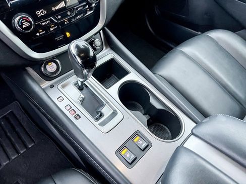 Used 2024 Nissan Murano SV w/ SV Midnight Edition Package image 16