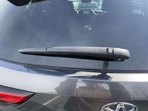 Used 2023 Toyota Highlander XLE image 29