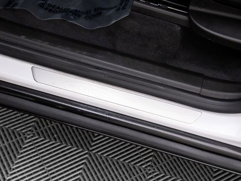 Used 2023 Buick Enclave Essence w/ Experience Buick Package image 17