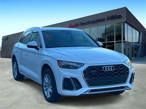 Used 2023 Audi Q5 2.0T Premium w/ Convenience Package image 7