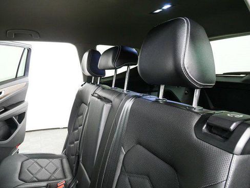 Used 2024 Volkswagen Atlas SE FWD image 19
