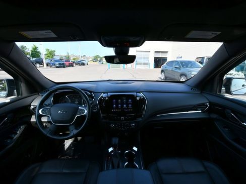 Used 2024 Chevrolet Traverse RS AWD/4WD image 3