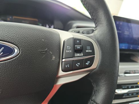 Used 2024 Ford Explorer XLT w/ Equipment Group 202A image 19