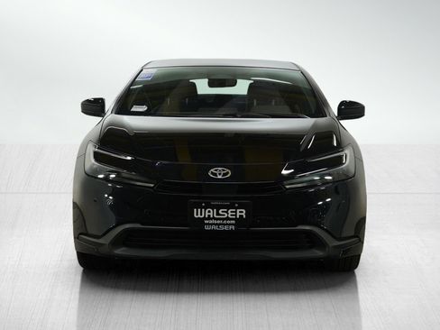 Used 2025 Toyota Prius LE image 8