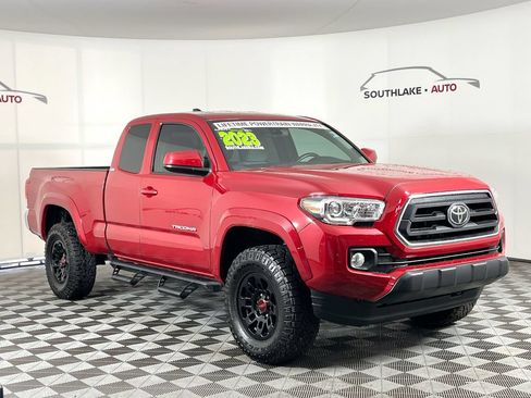 Used 2023 Toyota Tacoma SR5 w/ SR5 Appearance Package RWD image 2