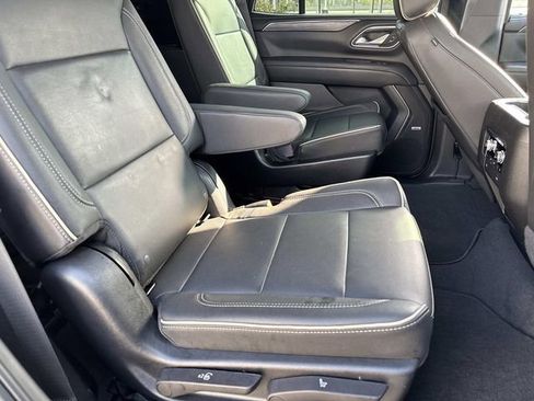 Used 2022 GMC Yukon SLT w/ SLT Premium Package RWD image 12