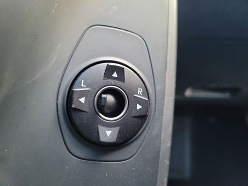 Used 2017 Hyundai Santa Fe Limited image 19