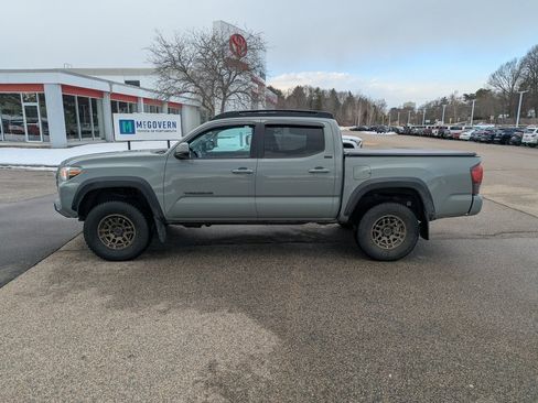 Used 2022 Toyota Tacoma SR5 image 2