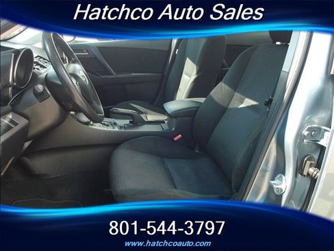 Used 2013 MAZDA MAZDA3 i Sport image 16