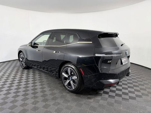 Used 2023 BMW iX xDrive50 w/ Sport Package image 19