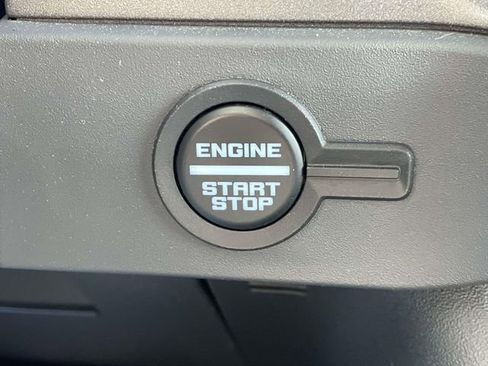 Used 2025 Ford Bronco Badlands image 25