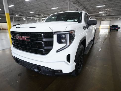 Used 2023 GMC Sierra 1500 Elevation w/ Preferred Package AWD/4WD image 12