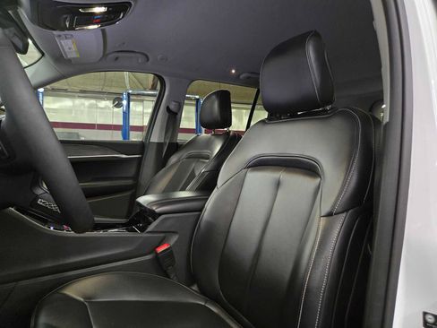 Used 2023 Jeep Grand Cherokee Limited w/ Black Appearance Package AWD/4WD image 19