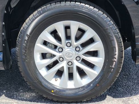 Used 2023 Lexus GX 460 Premium image 9