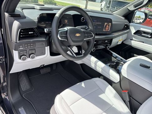 New 2025 Chevrolet Suburban Premier AWD/4WD image 10