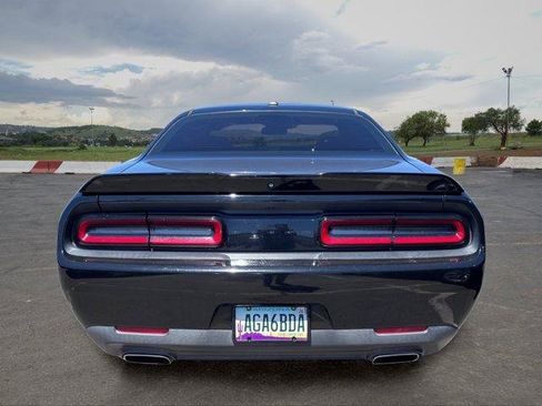 Used 2019 Dodge Challenger SXT RWD image 6