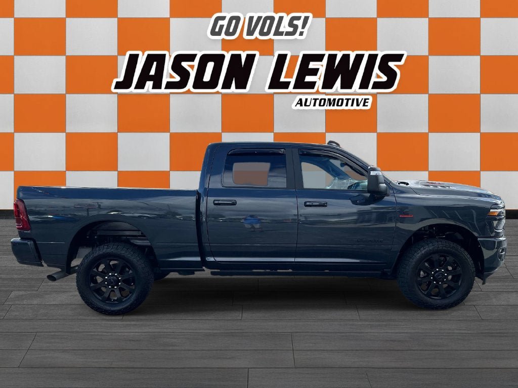 Used 2025 RAM 2500 Laramie AWD/4WD image 2