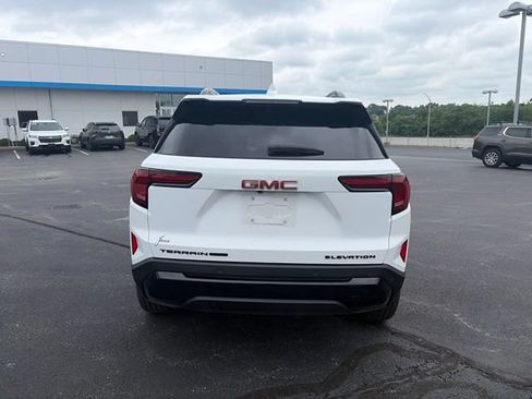 Used 2026 GMC Terrain Elevation w/ Black Edition AWD/4WD image 9