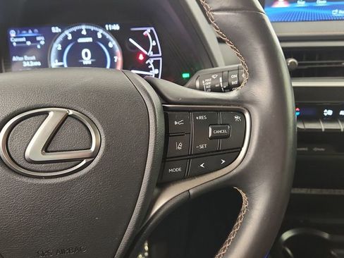 Used 2021 Lexus UX 200 w/ Accessory Package (Z2) FWD image 18