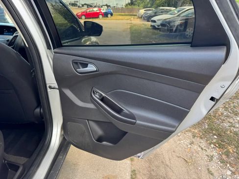 Used 2018 Ford Focus SE FWD image 17