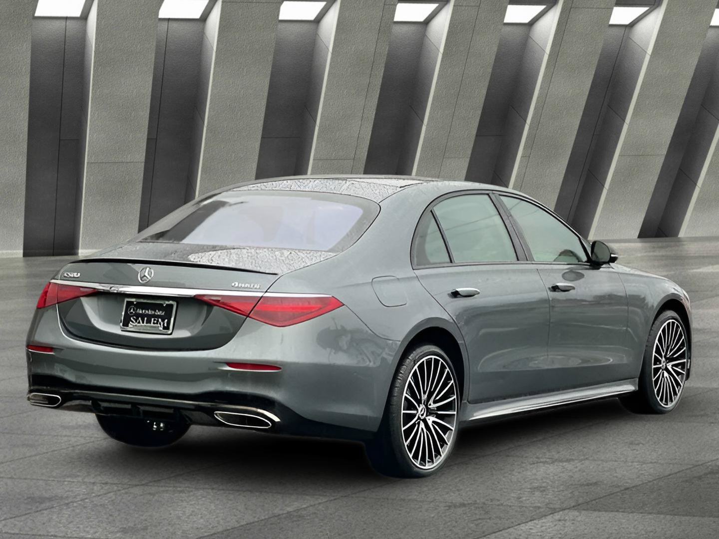 Used 2024 Mercedes-Benz S 580 4MATIC Sedan image 3