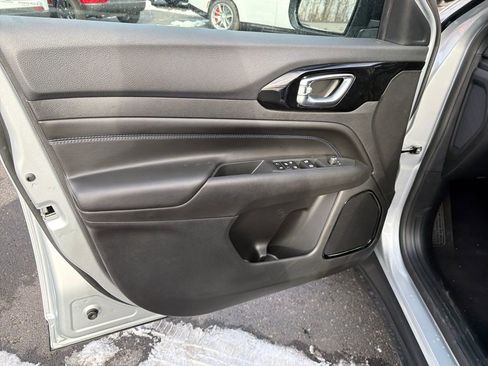 New 2026 Jeep Compass Limited image 11