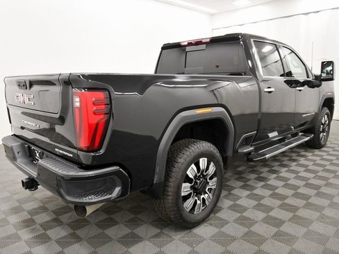 Used 2024 GMC Sierra 2500 Denali image 8
